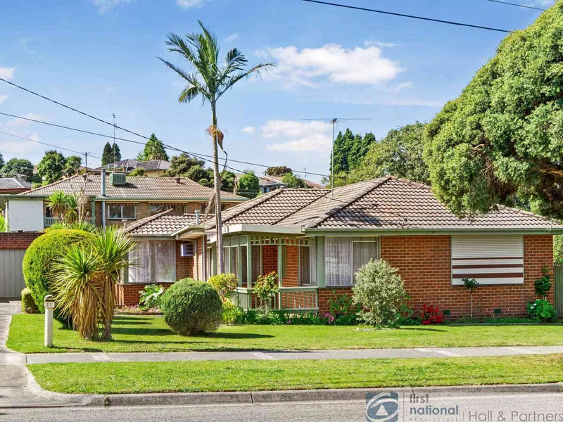 Family Home with TWO living areas in Rosewood Downs