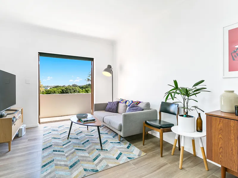 Contemporary apartment