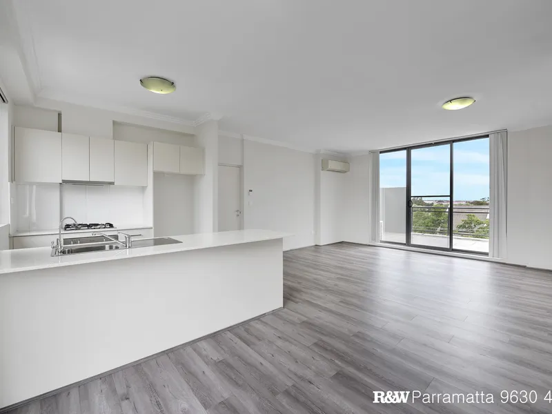 BRIGHT & SUNNY MODERN 3 BEDROOM APARTMENT – LUXURIOUS LIVING