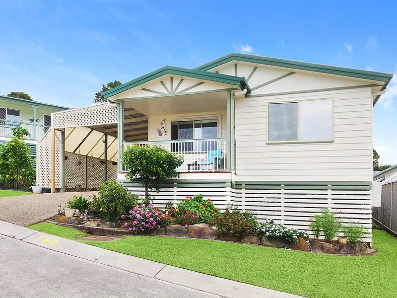 Beautiful villa in sought after, pet friendly over 50's resort