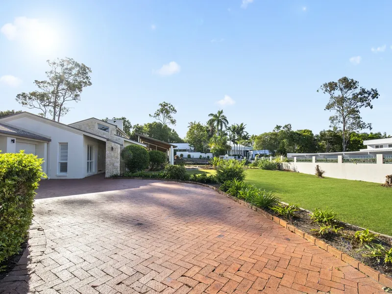 North facing home on 3 normal sized blocks of land, for just $1.75 million?