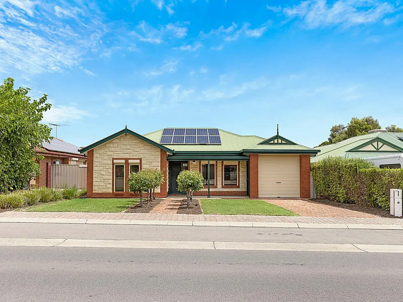 A beautifully presented, family home in Woodcroft, ready to move in and make your own.