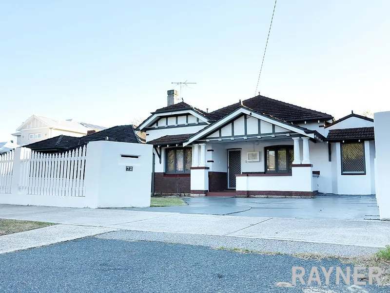 Lovely Character on Menora/North Perth Border