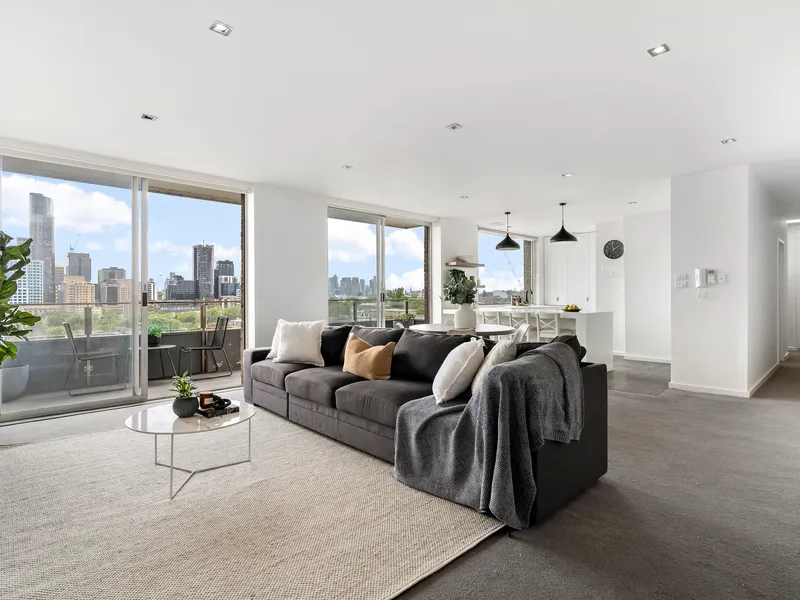 Penthouse perfection with panoramic city views
