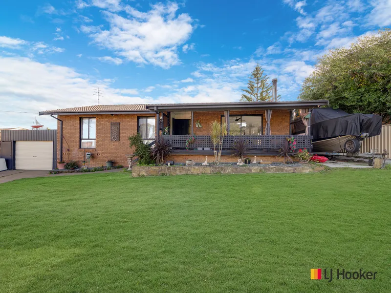 QUIET LOCATION PLUS ROOM FOR THE TOYS