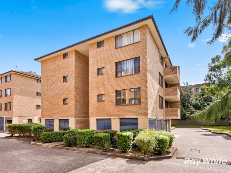 Two Bedroom Apartment Close To All Amenities!