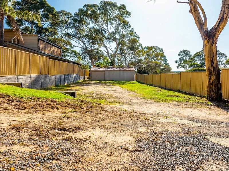 Superb position - level block with big garage!