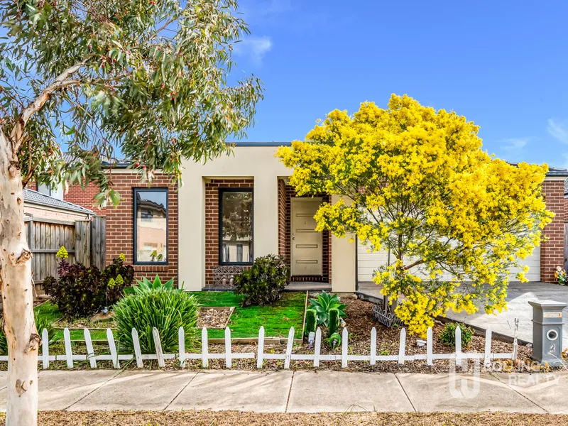 A Warm Place for Family Gather Best Location and House Size, Point Cook Area, Fully Furnished!!!
