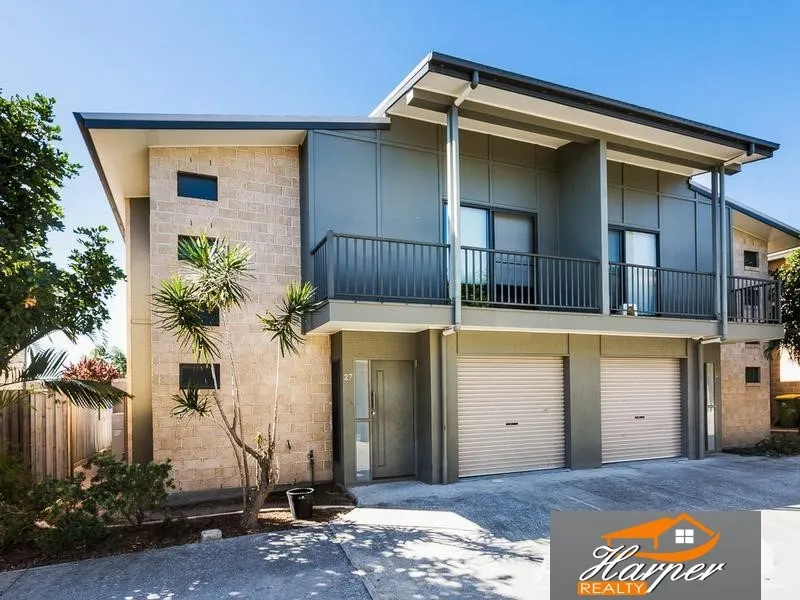 Townhouse 4 Bedroom plus 2 bathrooms