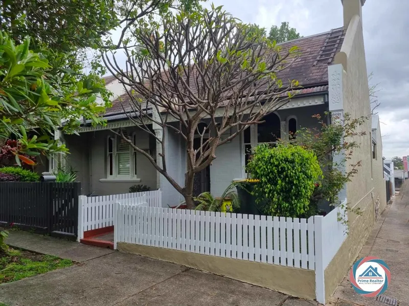 Inner West Oasis: Prime Property with a Spacious Yard!