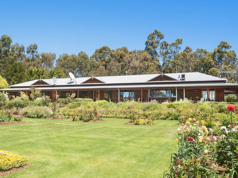 THE BEST OF COUNTRY LIVING -   59 ACRES IN METRICUP