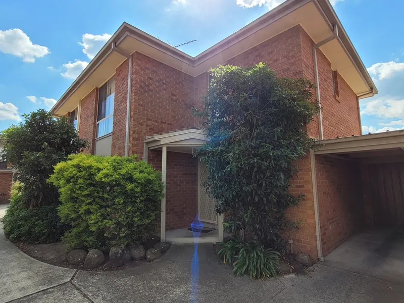 Fantastic Townhouse in an Excellent Location!