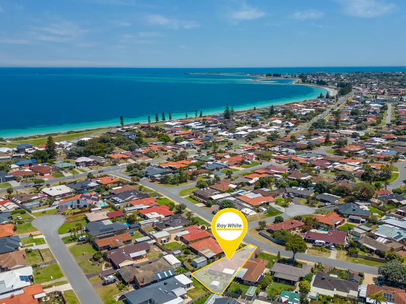 FANTASTIC OPPORTUNITY - 350m TO THE BEACH