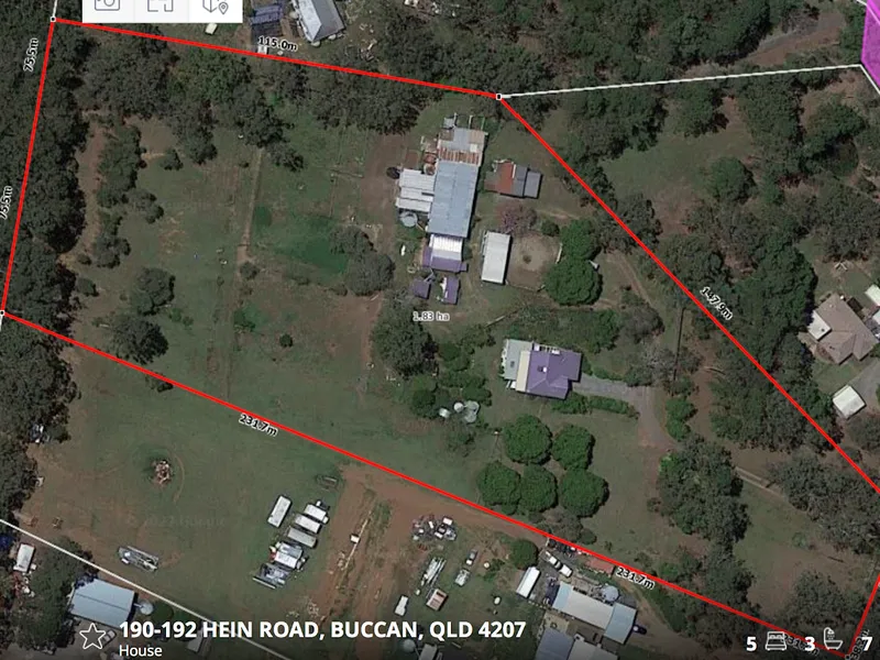 OVER 4.5 ACRES OF LAND - QUEENSLANDER & GRANNY FLAT IDEAL FOR HORSES, HOME OCCUPATION OR HOBBY FARM