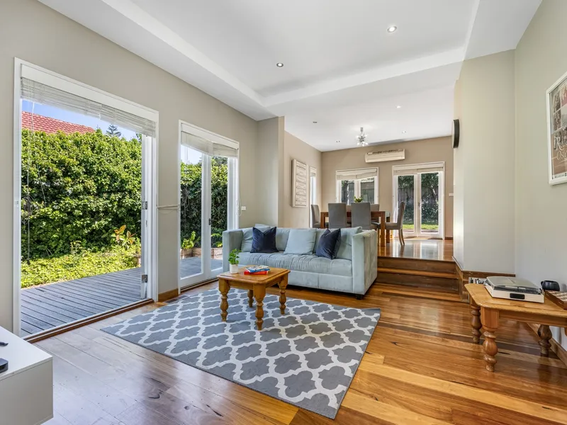 BEAUTIFULLY PRESENTED FAMILY HOME WITH STUDIO