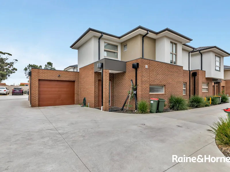 Luxurious Living Nest in Springvale South Central.......