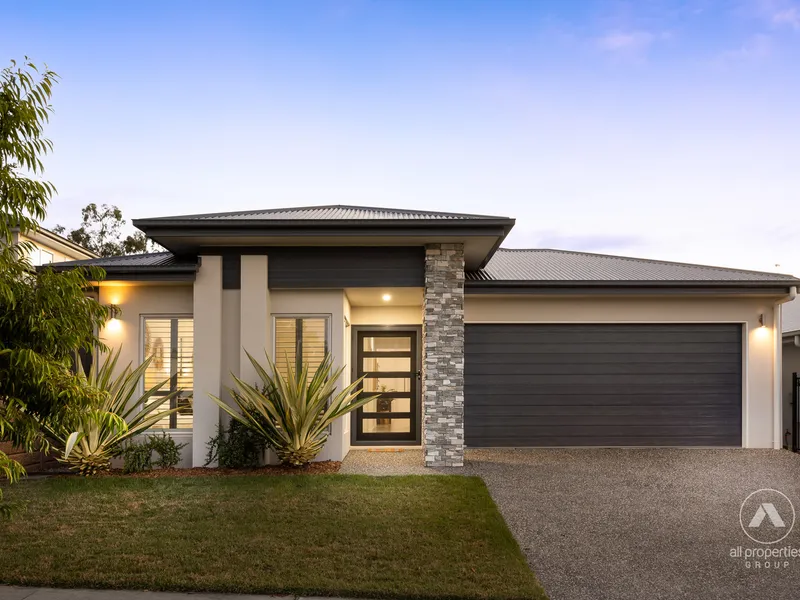 Luxurious Living – Covella Estate | 350m2 block | 4 bedrooms | 2 bathrooms | 2 car accom |