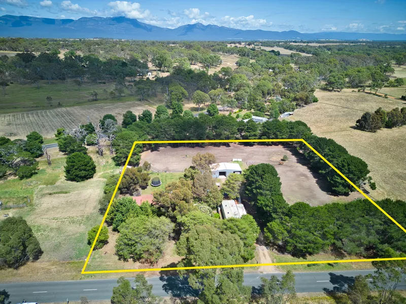 2.5 Acre Lifestyle Property, close to the Grampians!
