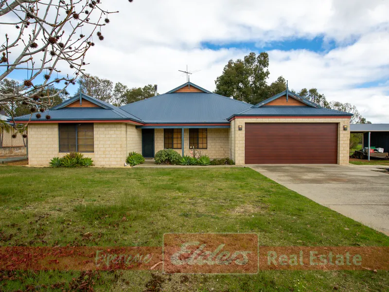 AHOY THERE !  WANTING SOMETHING BIG ON A HALF ACRE….LOOK NO FURTHER!