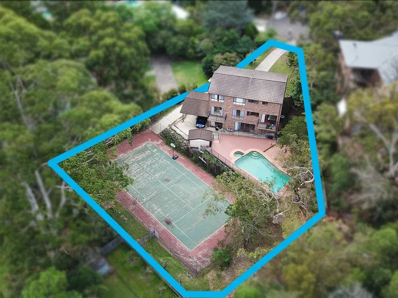 Spacious family home on 1975sqm in peaceful pocket.