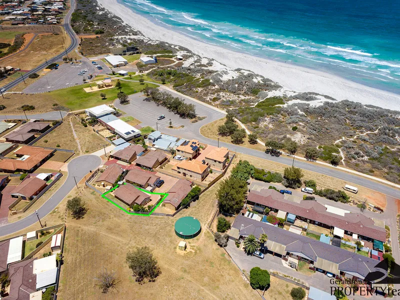 Seaside Serenity: Your Beachside Lock and Leave Awaits