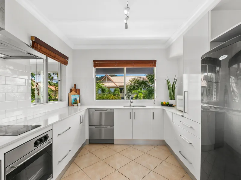 Resort Style Living | Within Moments to the Cairns CBD & Esplanade | Renovated Throughout 