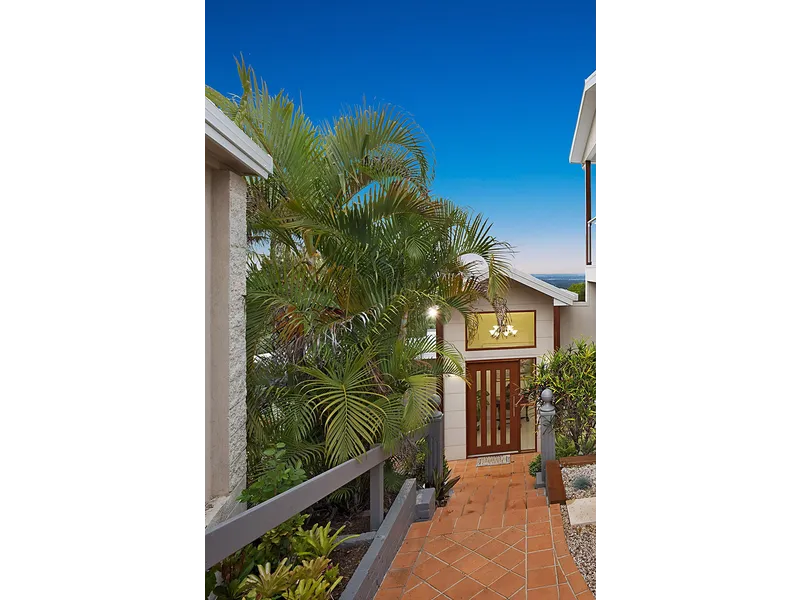 Stunning Location, 100 Meters From Buderim Village!