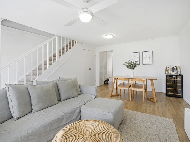 Stunning Townhouse In A Prime Mermaid Waters Location