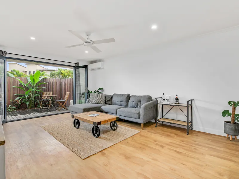 Stylish Renovated Duplex, Just Steps from Palm Beach
