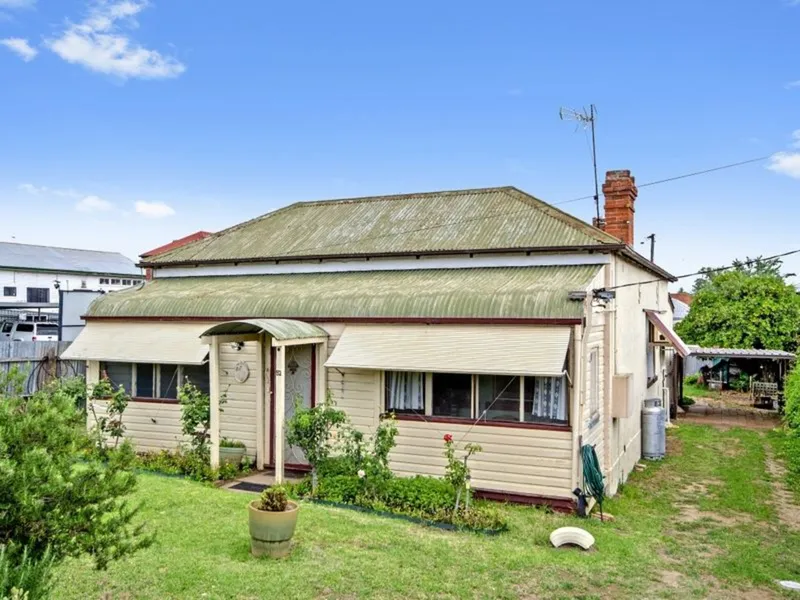 IDEAL INVESTMENT.  RENTAL DEMAND OUTSTRIPS SUPPLY!