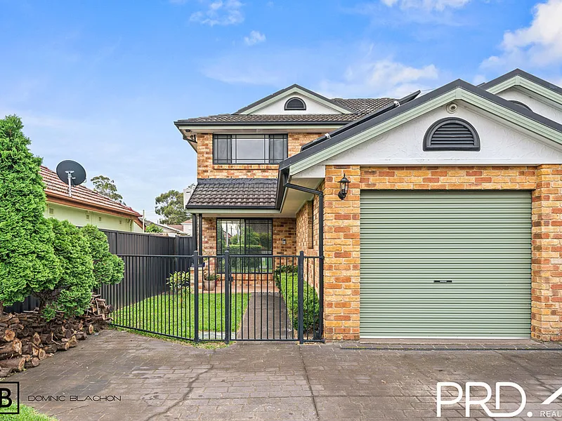 Immaculate duplex in Picnic Point