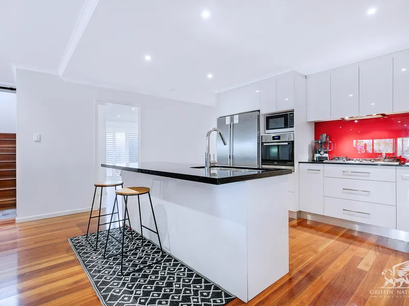 Vendor Committed Elsewhere & Motivated To Sell!