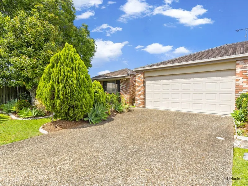 SPACIOUS THREE BEDROOM DUPLEX