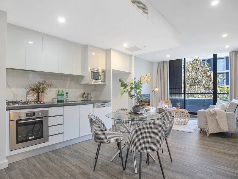 Chic Furnished One-Bedroom Apartment with Private Parking and Balcony in Trendy Rosebery