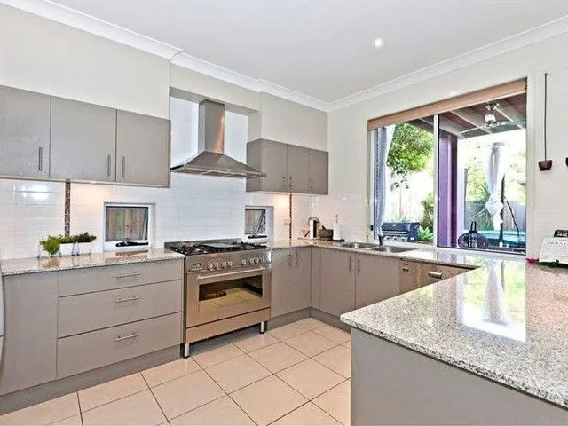 Low maintenance family home close to all amenities