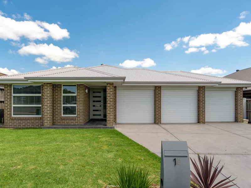 Four Bedroom House With Extra Garage Space