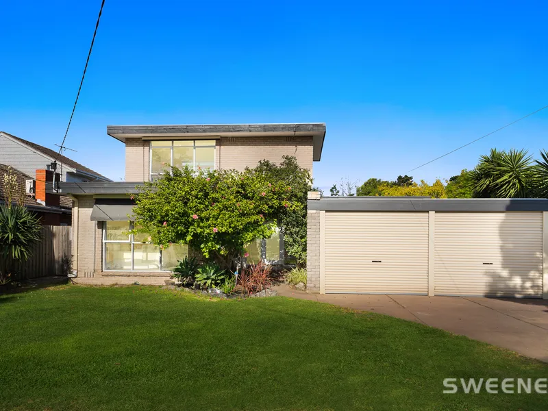 Sophisticated Family Home with a Classy Seaholme Address