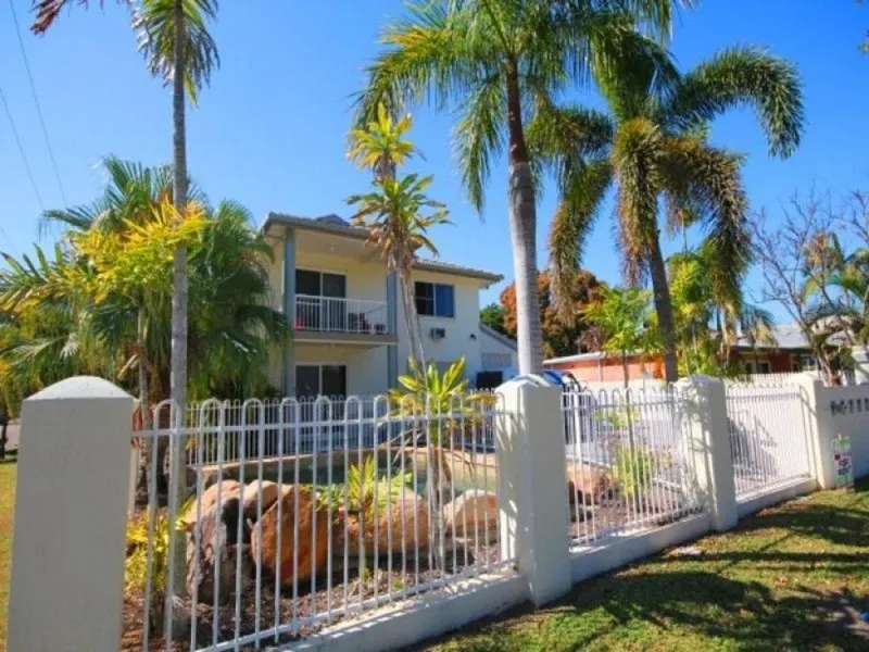 LOCATION SPECIAL FOR INVESTORS, SINGLES OR COUPLES.