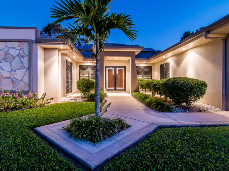 Break Lease - Large Family Home!