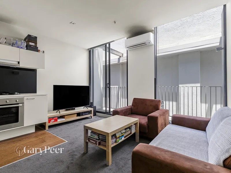 Vibrant beachfront living in St Kilda