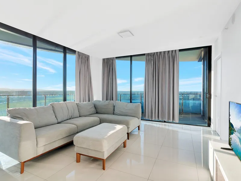 Top Floor Apartment With Serene Views In Prestigious WaterPoint