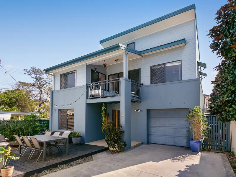 Prime lifestyle location, walk to absolutely everything