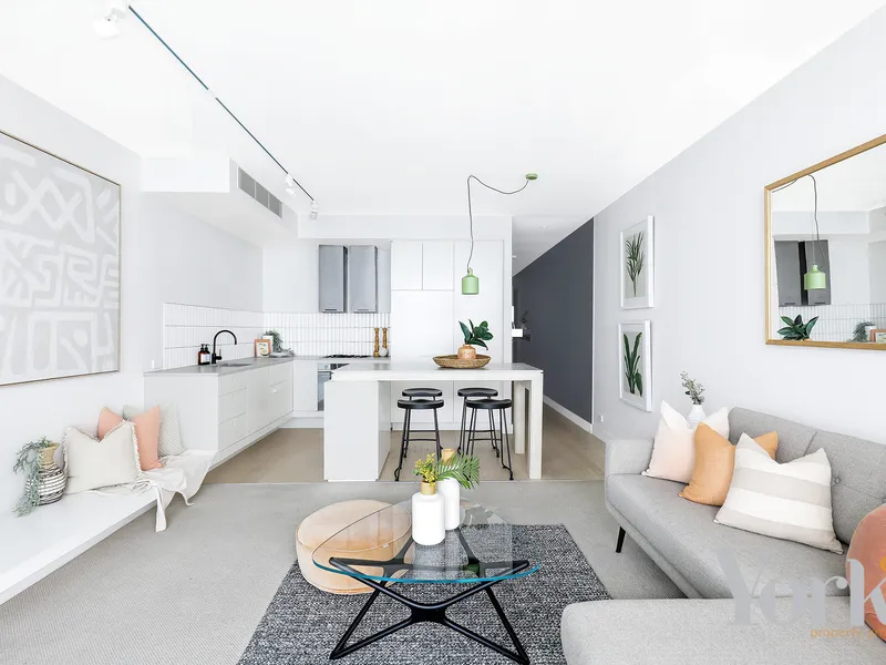 Just listed for sale! Inner City luxurious apartment! --- SOLD! ---