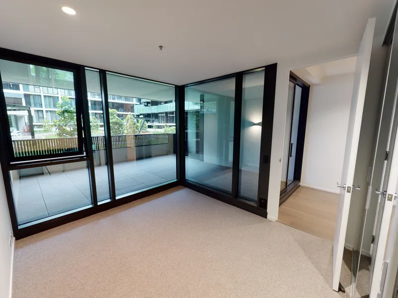Brand New Courtyard Park House Apartment