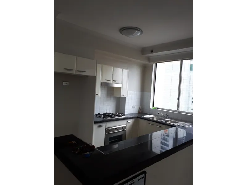 1 Bedroom Unit With Lock Up Garage