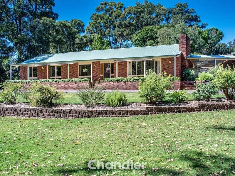 Splendid Single-Level Home a Stroll from Town