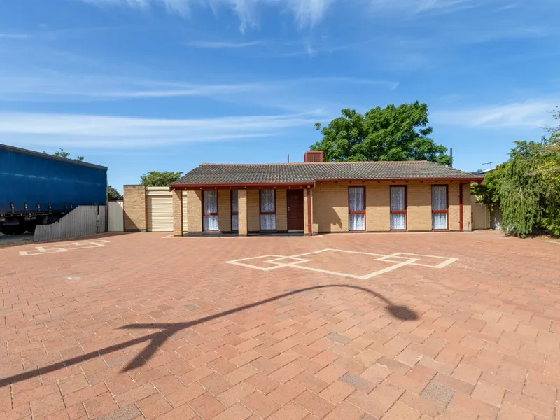 OT PROPERTY IN ULTRA CONVENIENT LOCATION!!