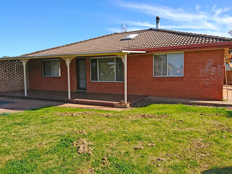 Spacious Home, Land, Good Living!