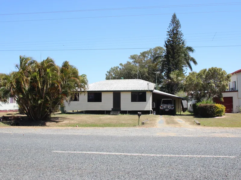 Large 1821m2 block with double bay shed.