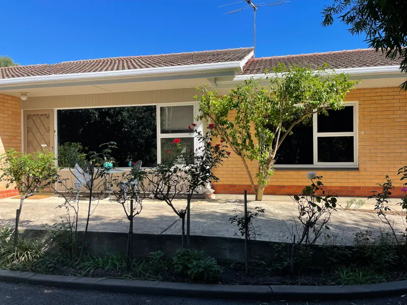 Situated in a Single Storey Complex in sought after Hawthorn 